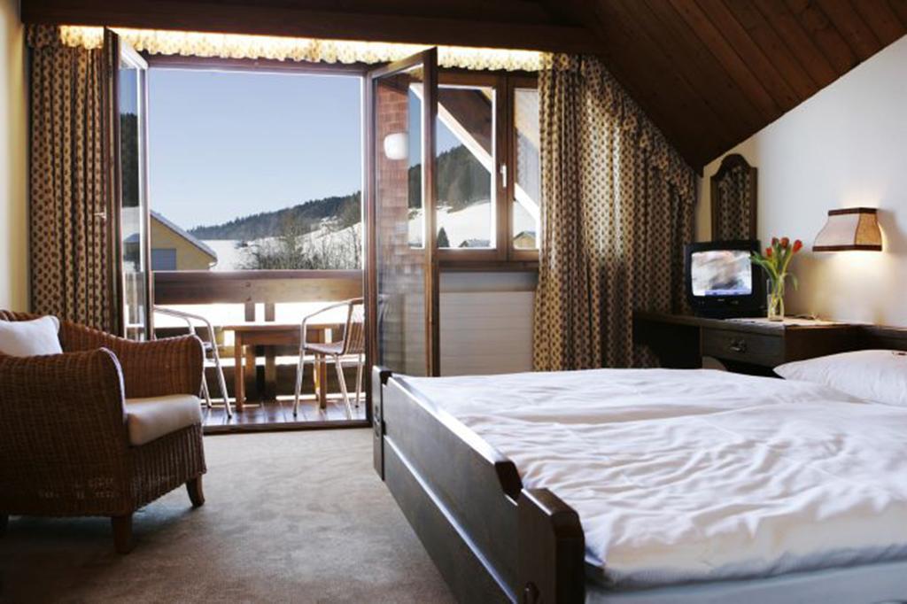 Hotel Gasthof Krone Hittisau Habitación foto